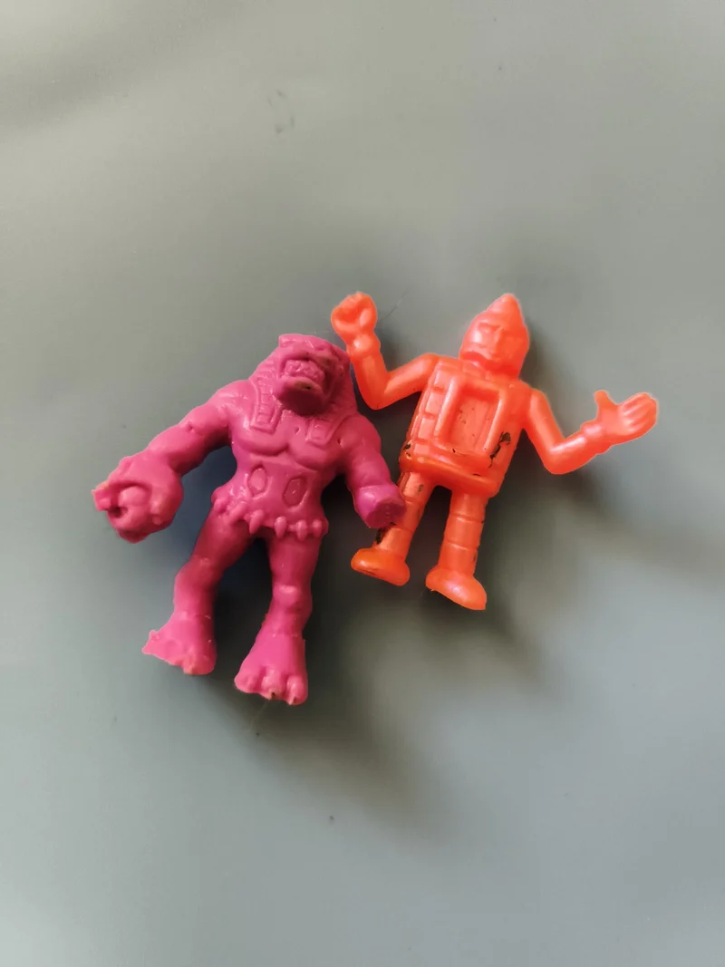 Figurines miniatures Sentai style vintage monobloc rose orange robot monstre