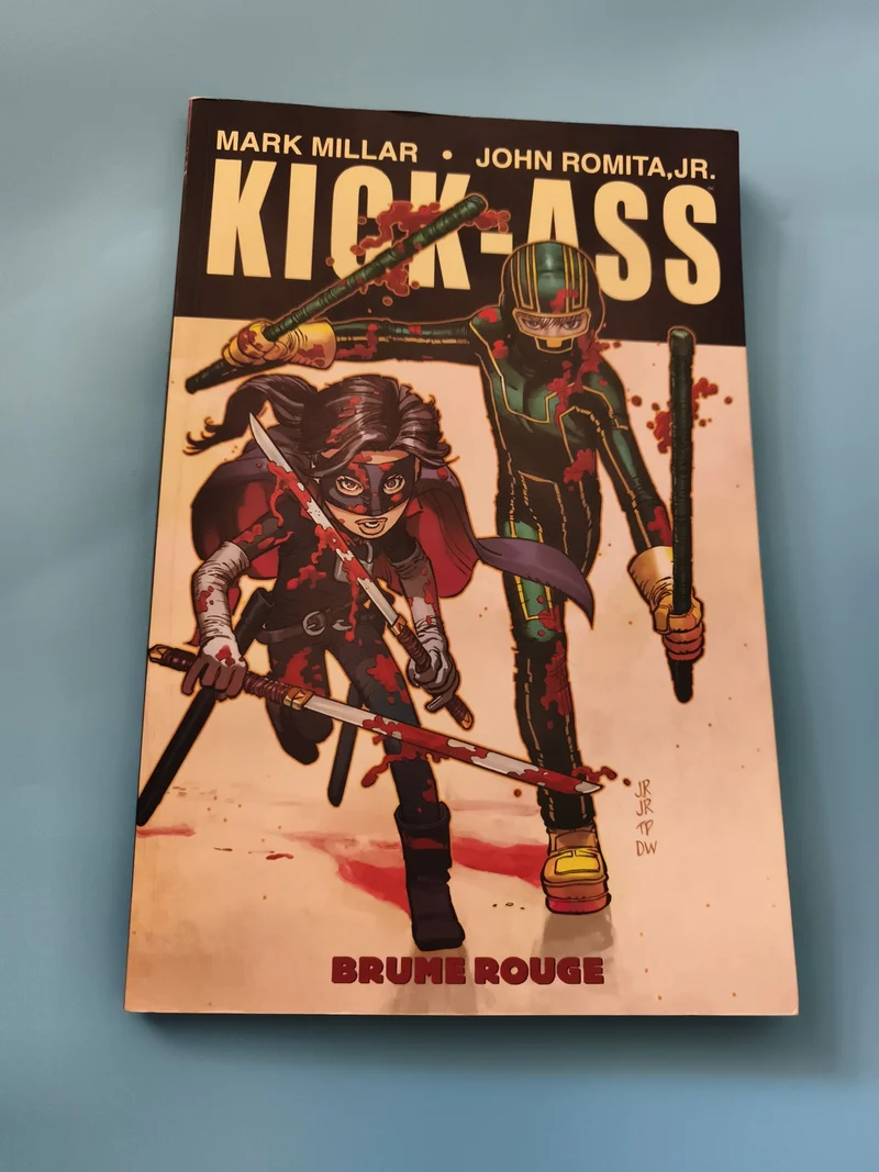 Bande dessinée Kick-Ass Brume Rouge Mark Millar John Romita Jr comics