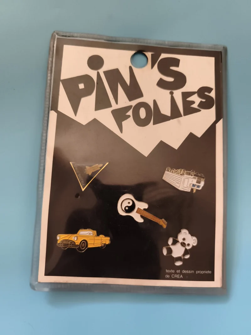 Lot 5 pin's Pin's Folies voiture guitare ours yin yang rétro