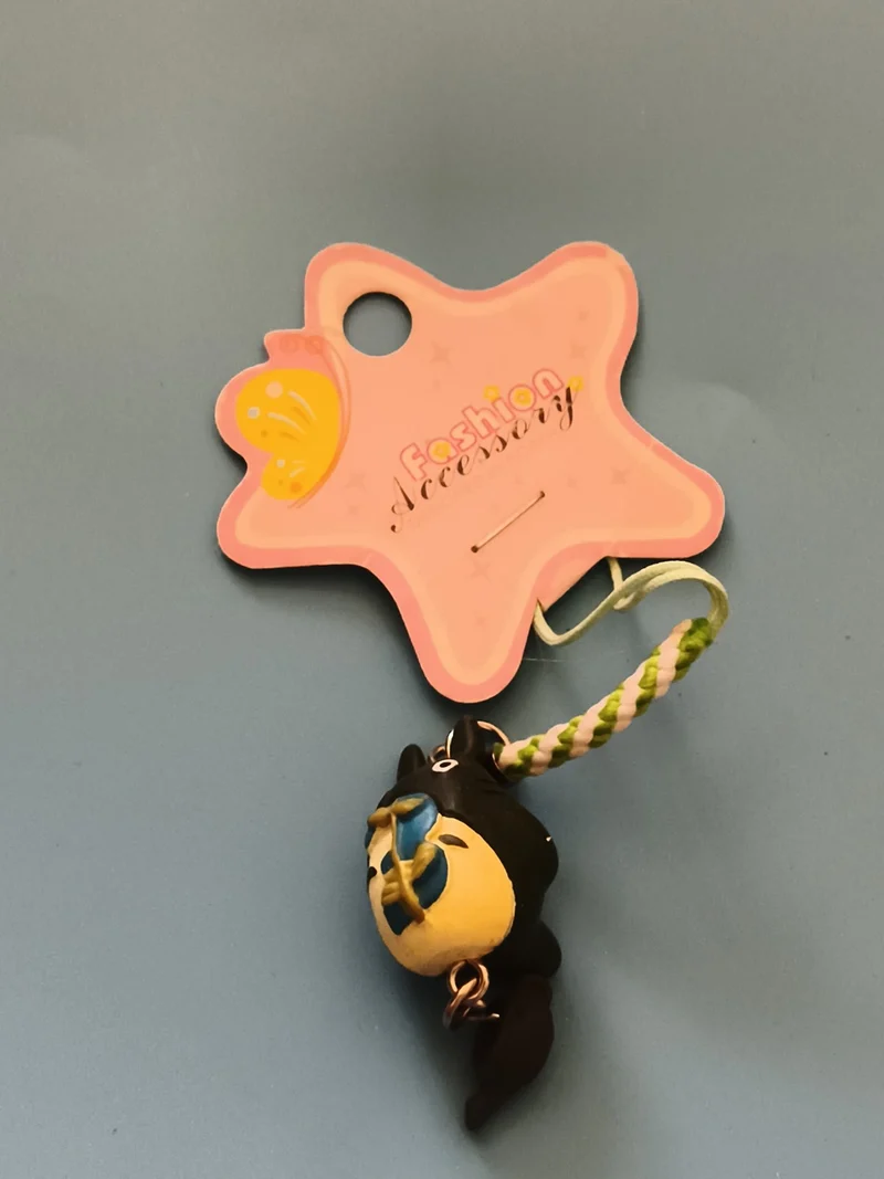 Porte-clés Totoro noir jaune accessoire téléphone strap figurine pendentif