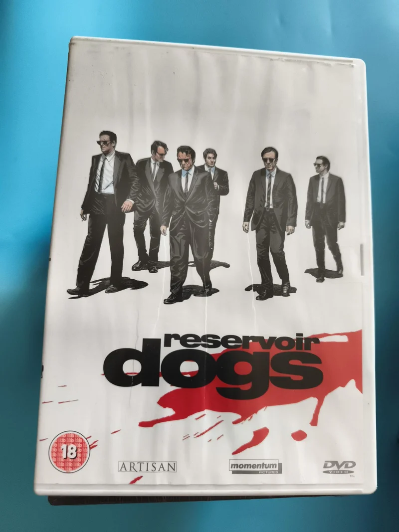 DVD Reservoir Dogs Artisan Momentum film policier Quentin Tarantino UK 18+