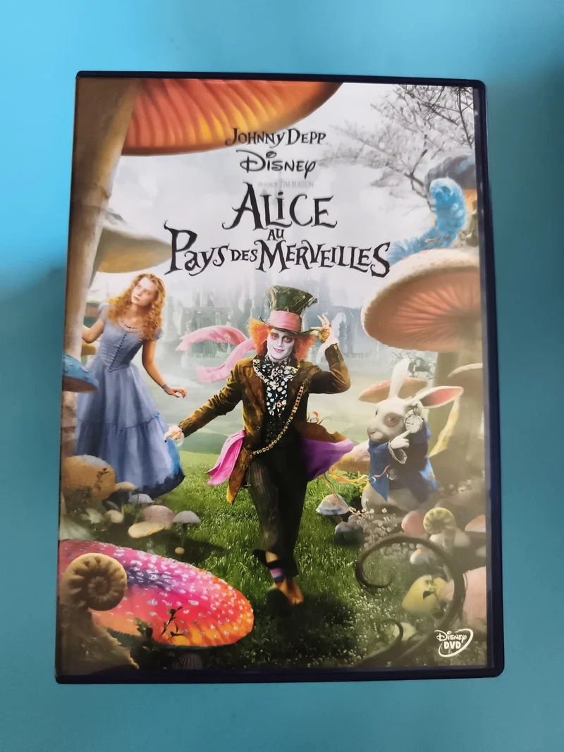 DVD Alice au Pays des Merveilles Disney Tim Burton Johnny Depp