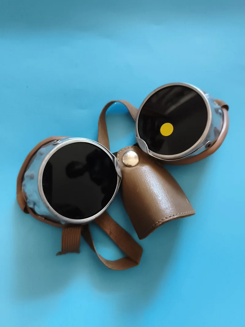 Lunettes aviateur steampunk monture métal, verres ronds foncés, sangle marron