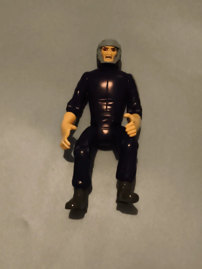 Figurine articulée DC Comics Batman méchant costume noir casque gris