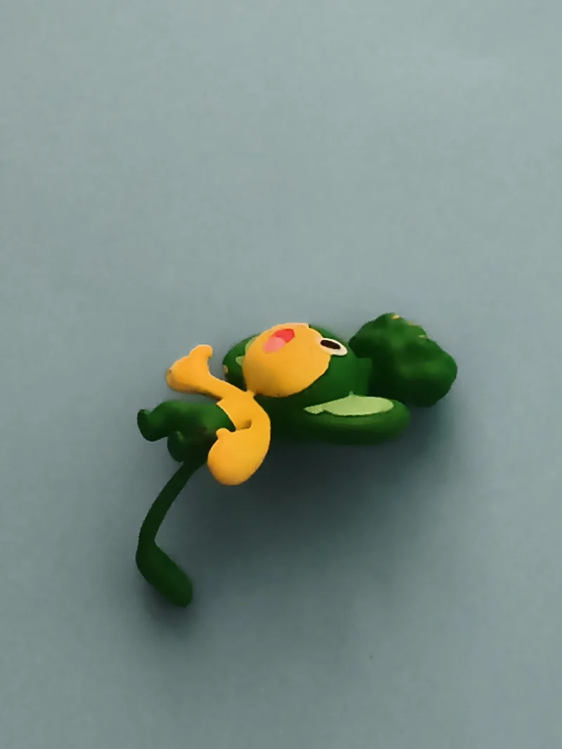 Figurine Pokémon Pansage verte et jaune miniature décorative