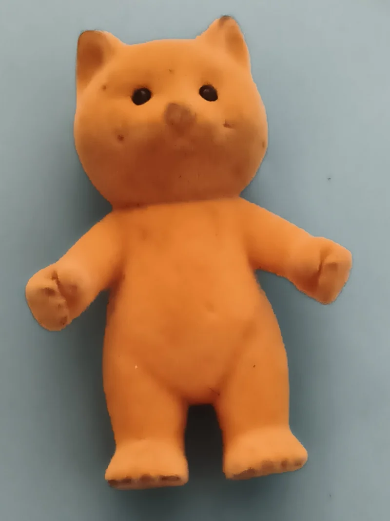 Figurine chat Sylvanian, pelage aspect velours, animal miniature