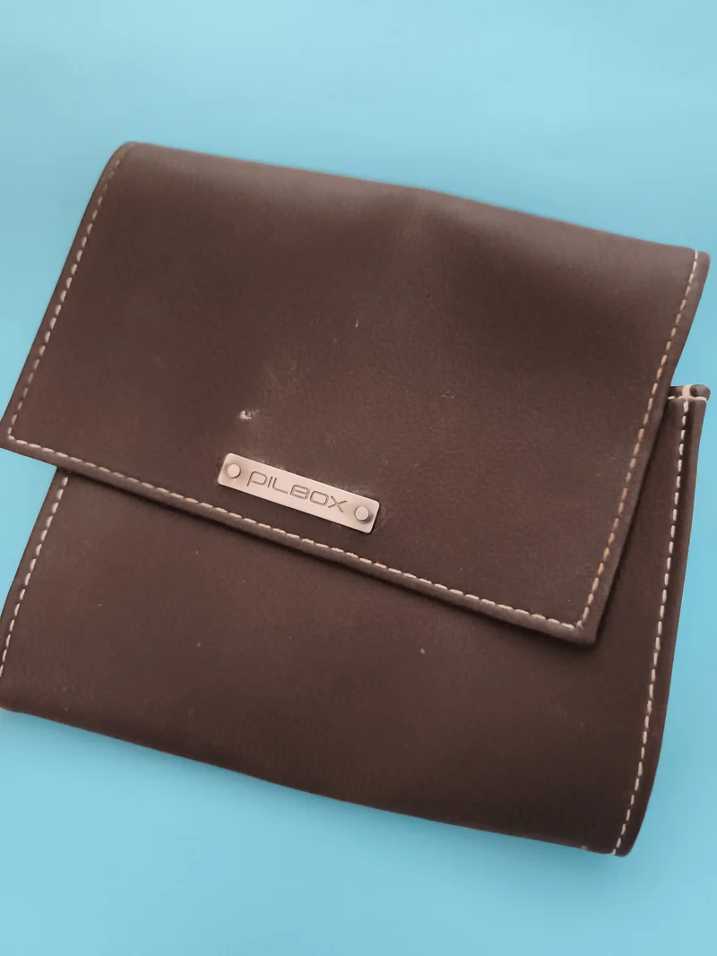 Pochette Pilbox cuir marron étui souple rangement Pilulier