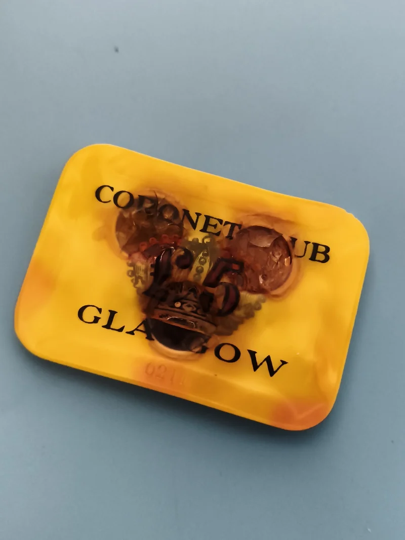 Jeton casino Coronet Club Glasgow jaune, numéro 0211, plaque rectangulaire