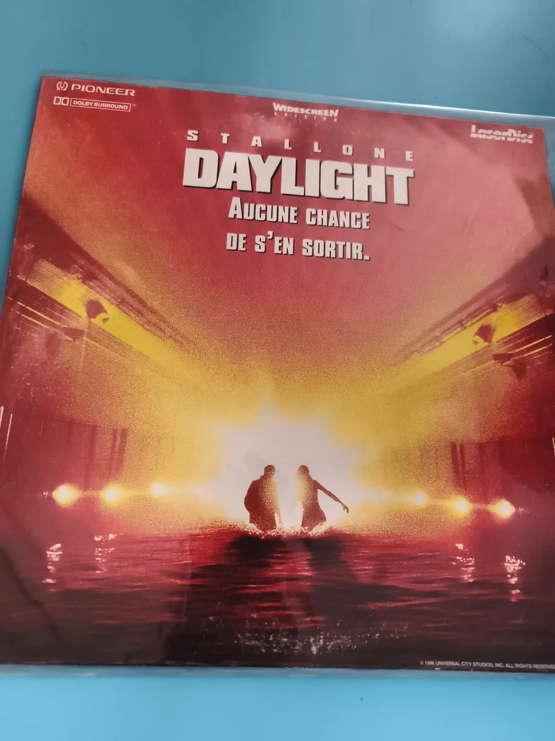 Laserdisc Daylight Stallone Pioneer Dolby Surround film français