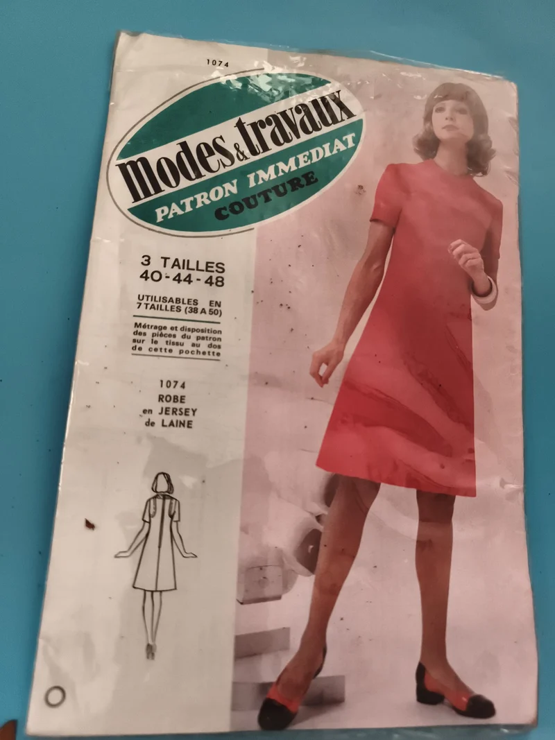 Patron couture Modes & Travaux 1074 robe jersey laine vintage années 60 ancien