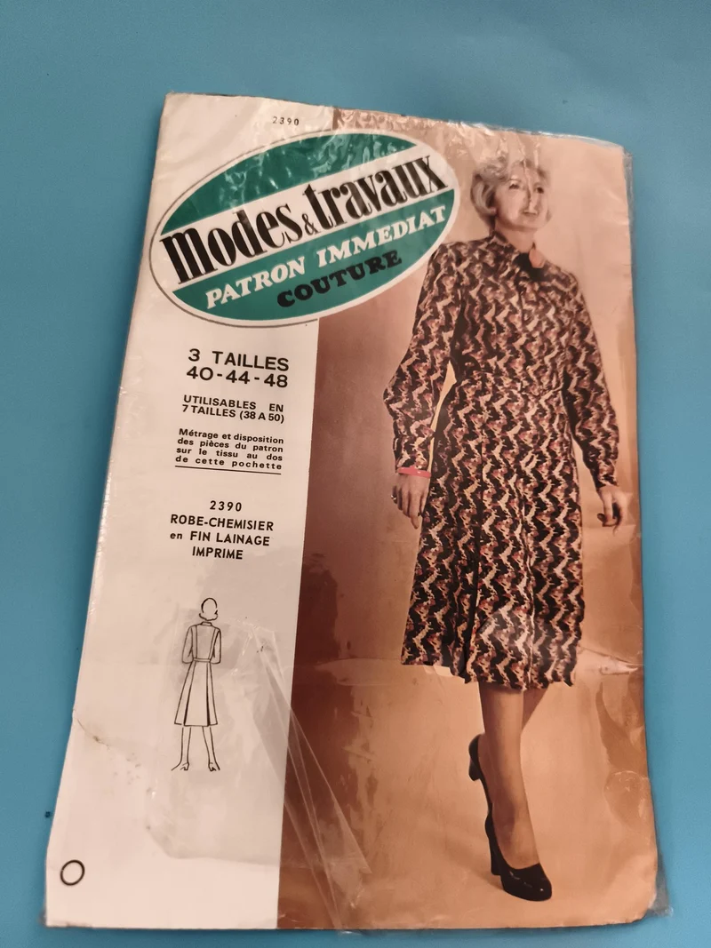 Patron couture Modes & Travaux robe-chemise vintage années 70, 3 tailles 40 44 4