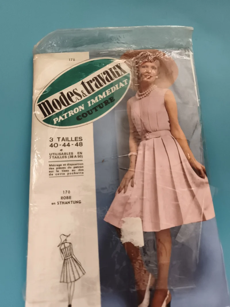 Patron couture Modes & Travaux robe vintage 170, années 60, 3 tailles