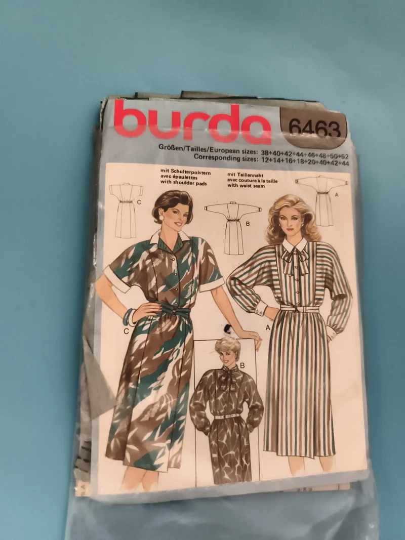 Patron couture vintage Burda 6463 robe années 80 épaulettes tailles multiples