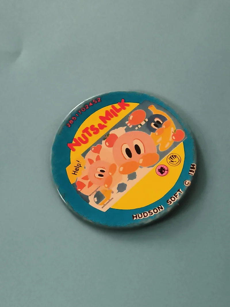 Menko vintage Nuts & Milk Hudson Soft 1984 badge rond jeu rétro Japon