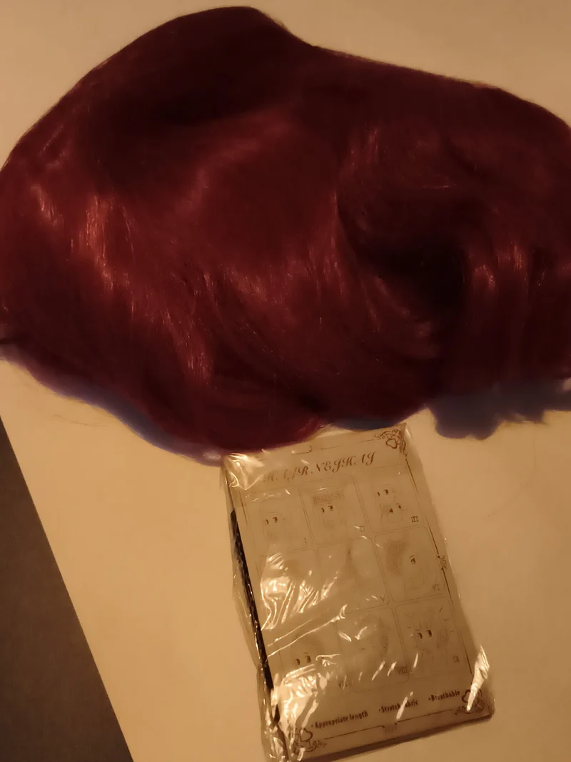 Perruque bordeaux lisse cosplay déguisement fibre synthétique