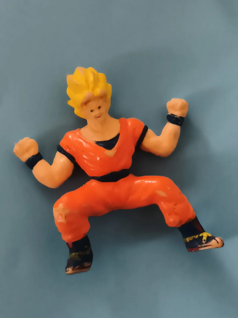 Figurine Dragon Ball Z Gashapon Goku Super Saiyan tenue orange