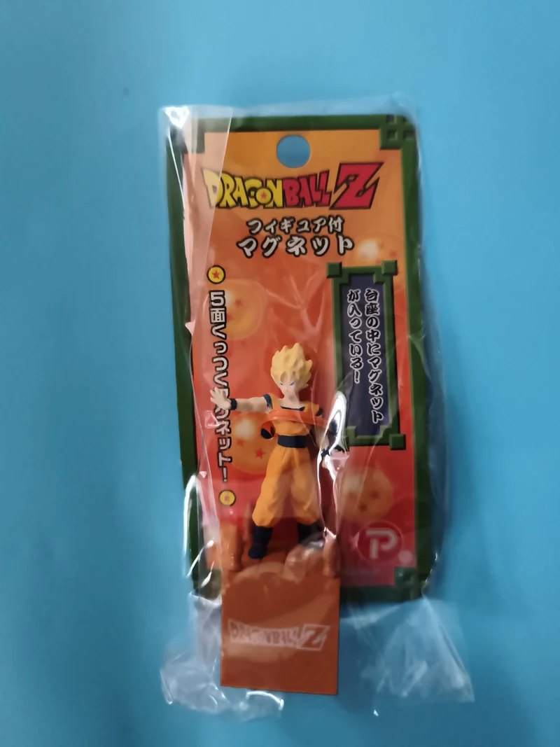Figurine Dragon Ball Z Gashapon Goku Super Saiyan sous blister, magnet aimant