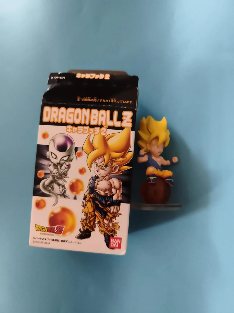 Figurine Dragon Ball Z Gashapon Bandai Super Saiyan Goku boîte