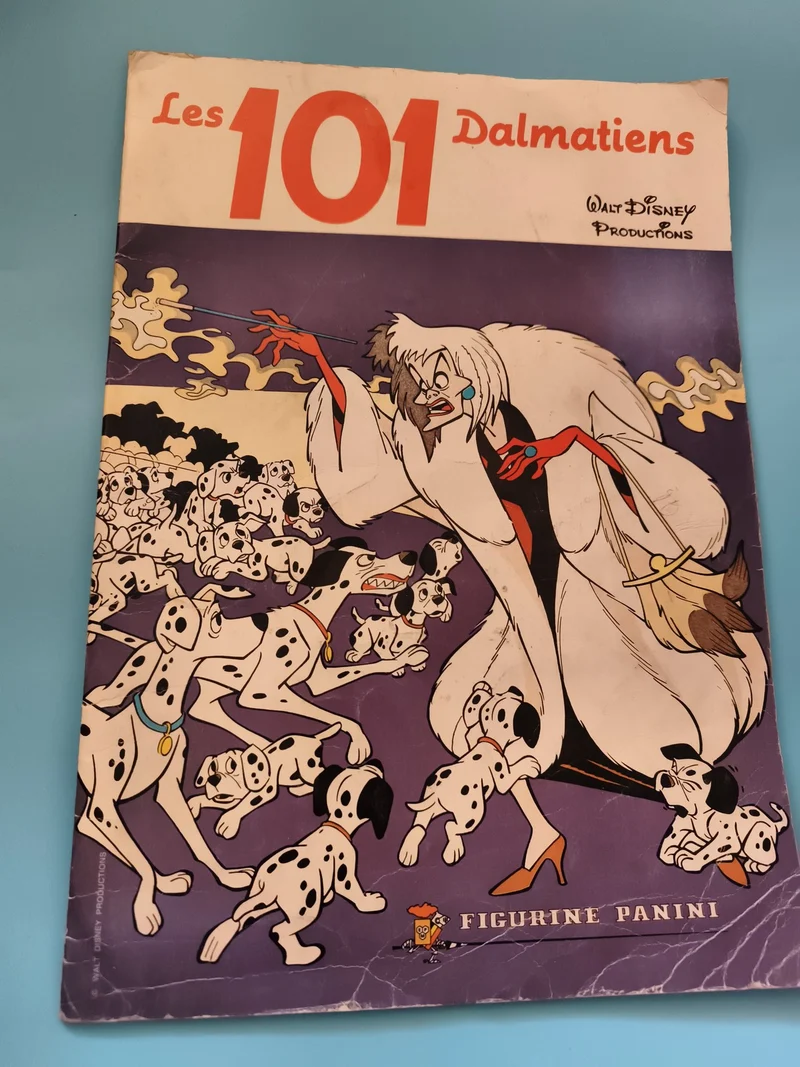 Album Panini Les 101 Dalmatiens Disney figurines incomplet couverture animée