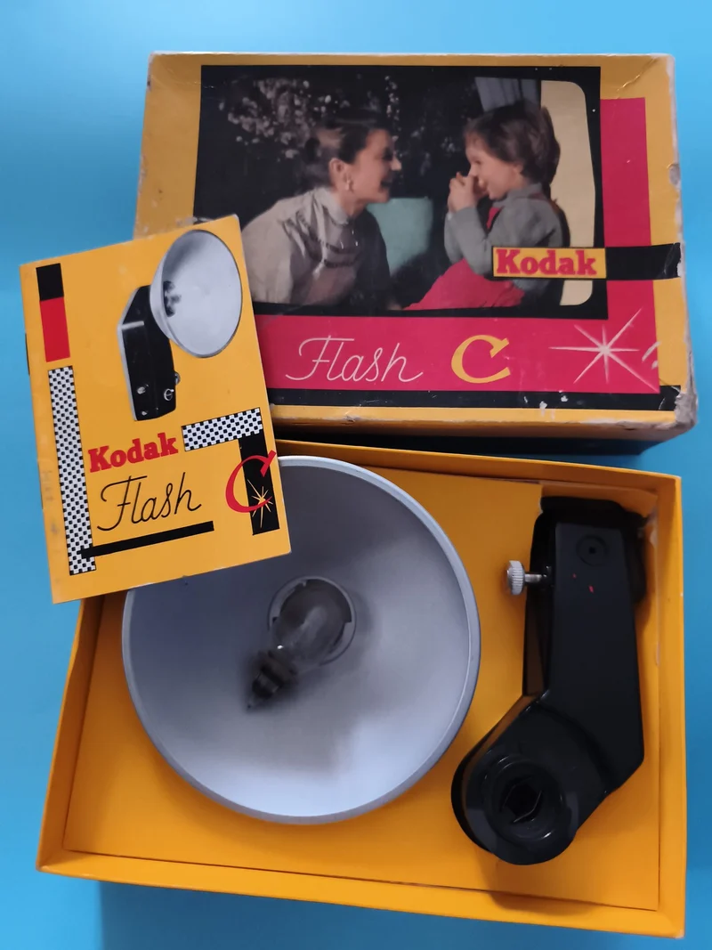 Flash Kodak C ancien vintage avec boîte et notice, accessoire photo rétro