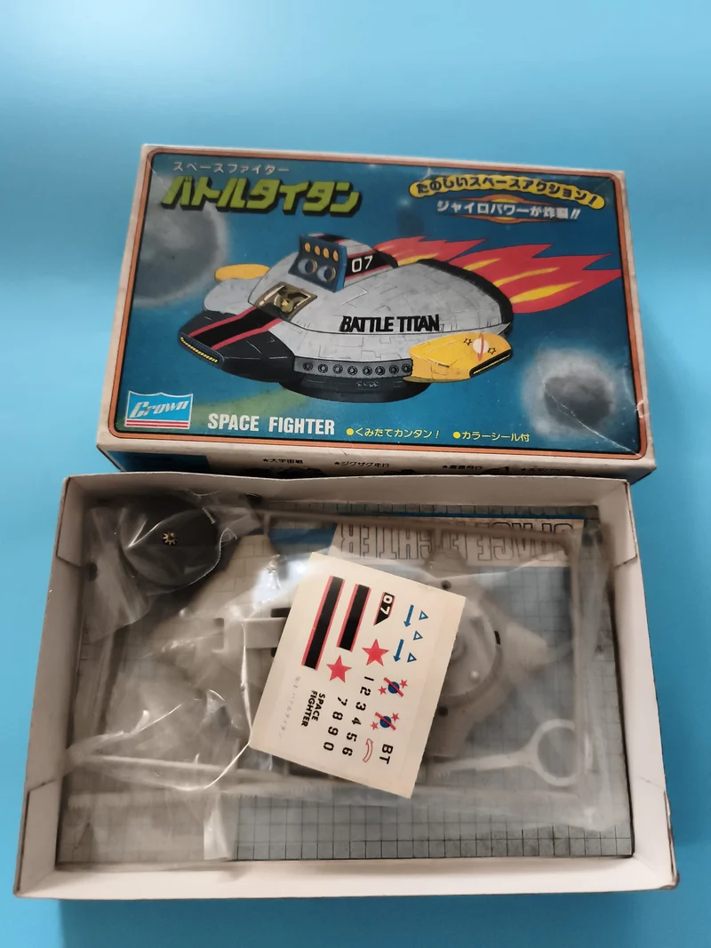 Maquette vintage Battle Titan Space Fighter Crown Japon boîte d'origine années 7