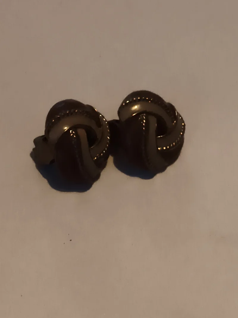Paire boucles d’oreilles vintage nœud torsadé finition dorée rétro