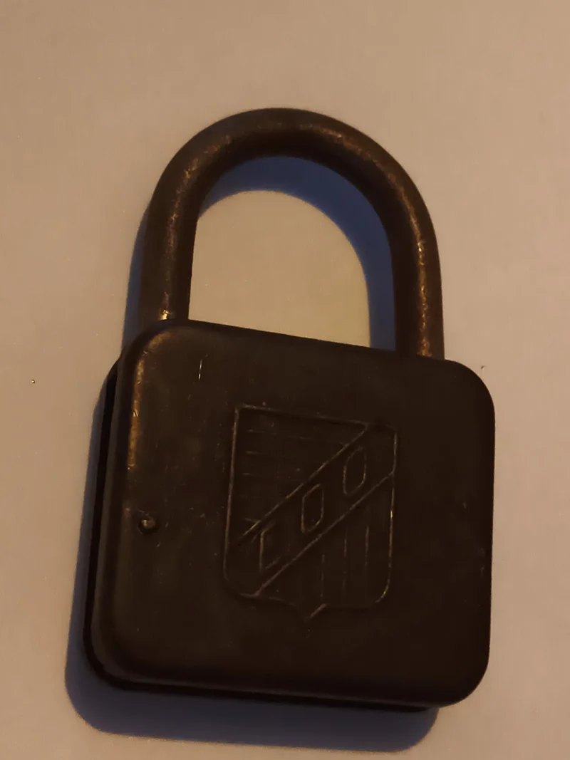 Ancien cadenas EDO, finition sombre, forme rectangulaire, vintage serrure padloc