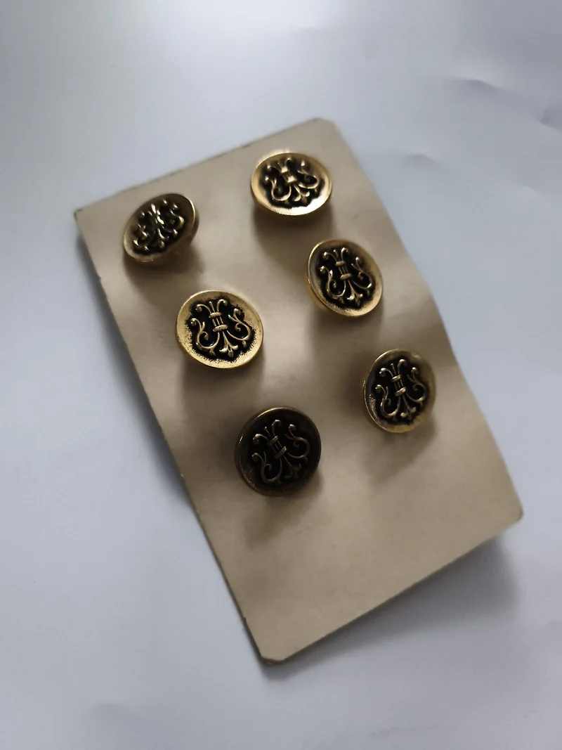 Boutons anciens dorés motif lyre baroque lot 6 neufs vintage costume veste