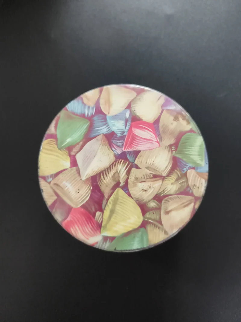 Boîte ancienne ovale décor coquillages multicolores vintage rétro déco