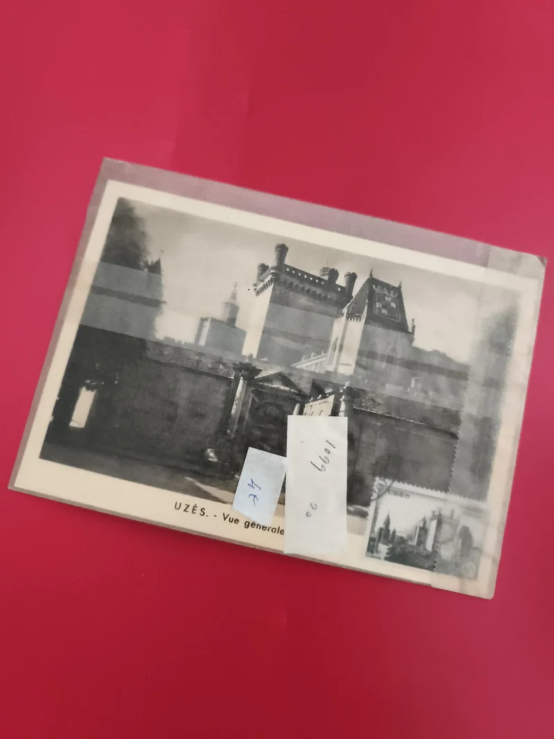 Carte postale Uzès Vue générale noir et blanc affranchie philatélie (Ref 1)