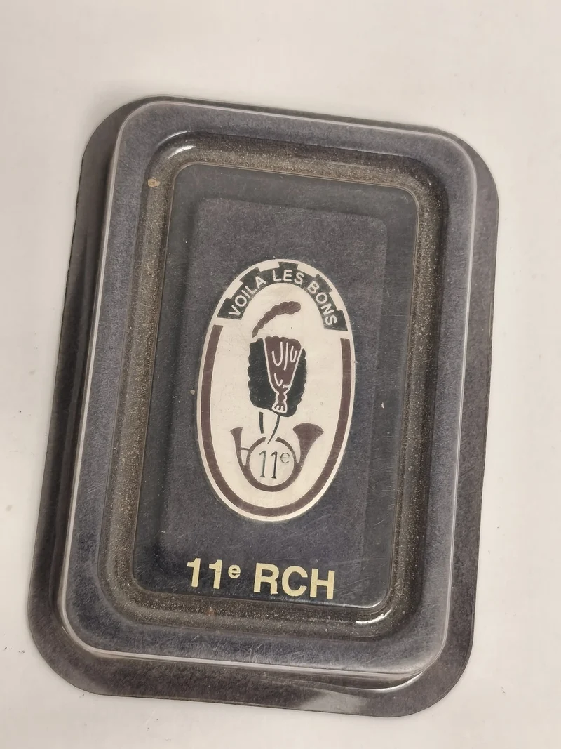 Insigne militaire 11e RCH "Voilà les bons" vintage, emblème ancien armée