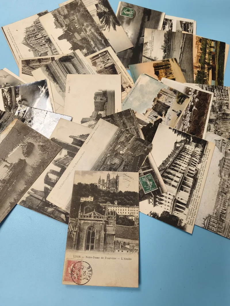 Lot cartes postales anciennes CPA paysages villes monuments divers, timbres incl