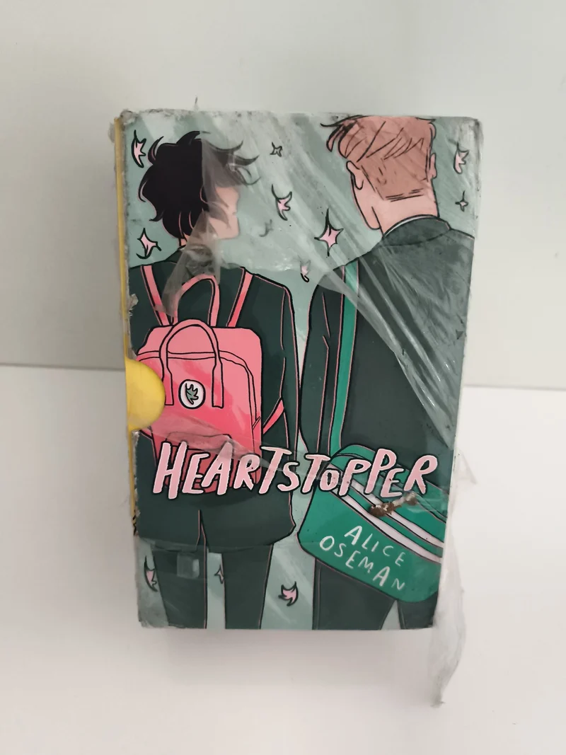 Coffret manga Heartstopper Alice Oseman, illustration dos, état abîmé