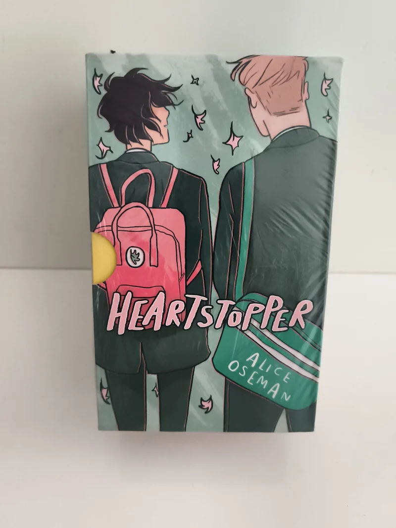 Coffret manga Heartstopper Alice Oseman édition illustrée, comics romance