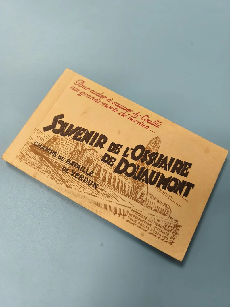 Lot anciennes photos souvenirs Ossuaire Douaumont Verdun Champs bataille