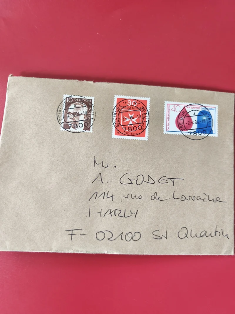 Enveloppe affranchie timbres Allemagne, cachets visibles, expédiée France