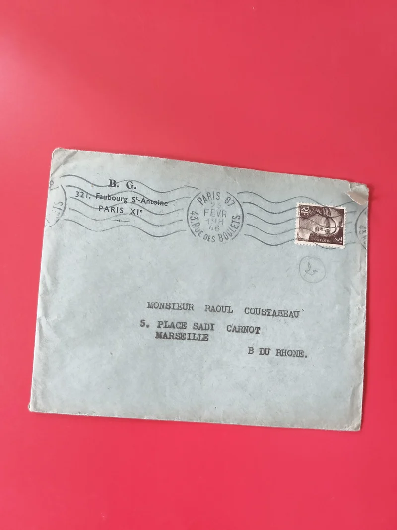 Enveloppe philatélie timbrée Paris Marseille, grise, cachet postal visible