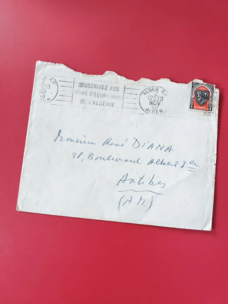 Enveloppe philatélie timbre Algérie oblitérée, cachets visibles, écriture manusc