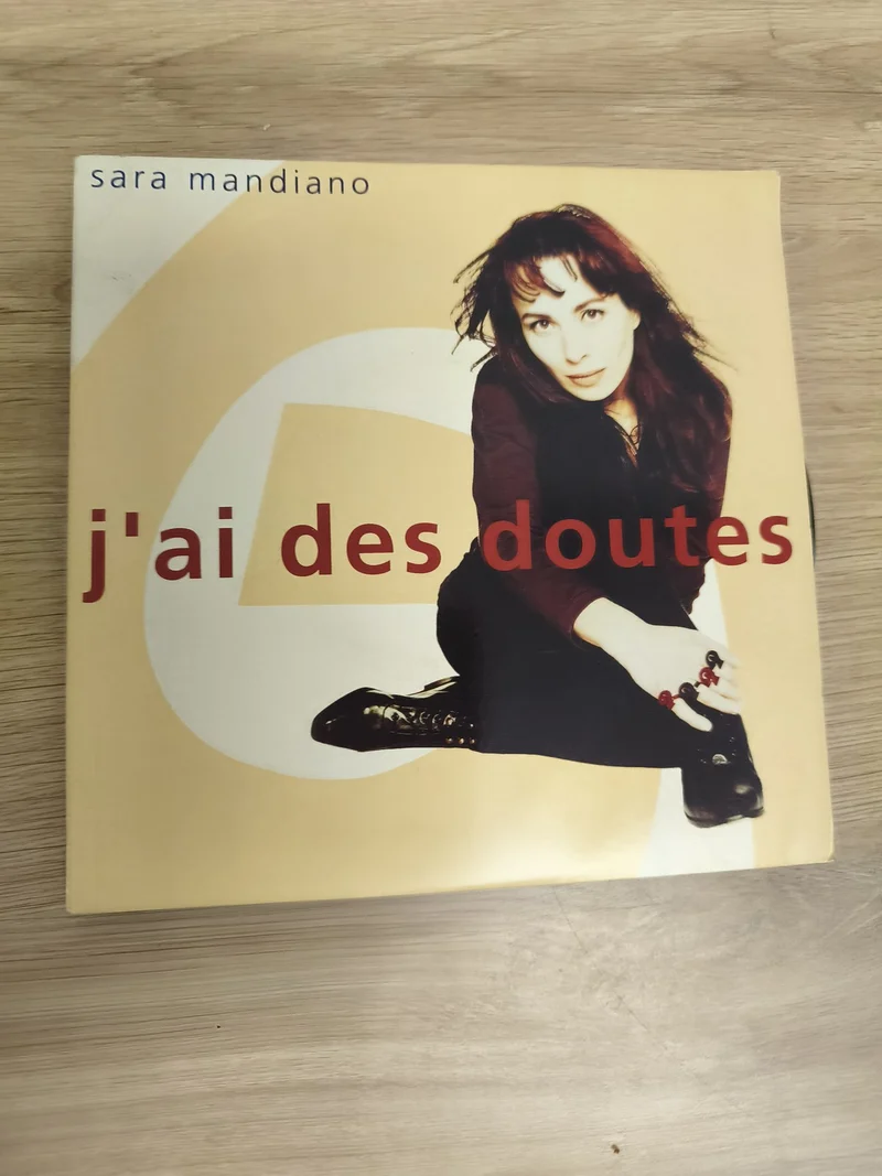 Vinyle 45 tours Sara Mandiano "J'ai des doutes" pochette couleur jaune (Ref 1)