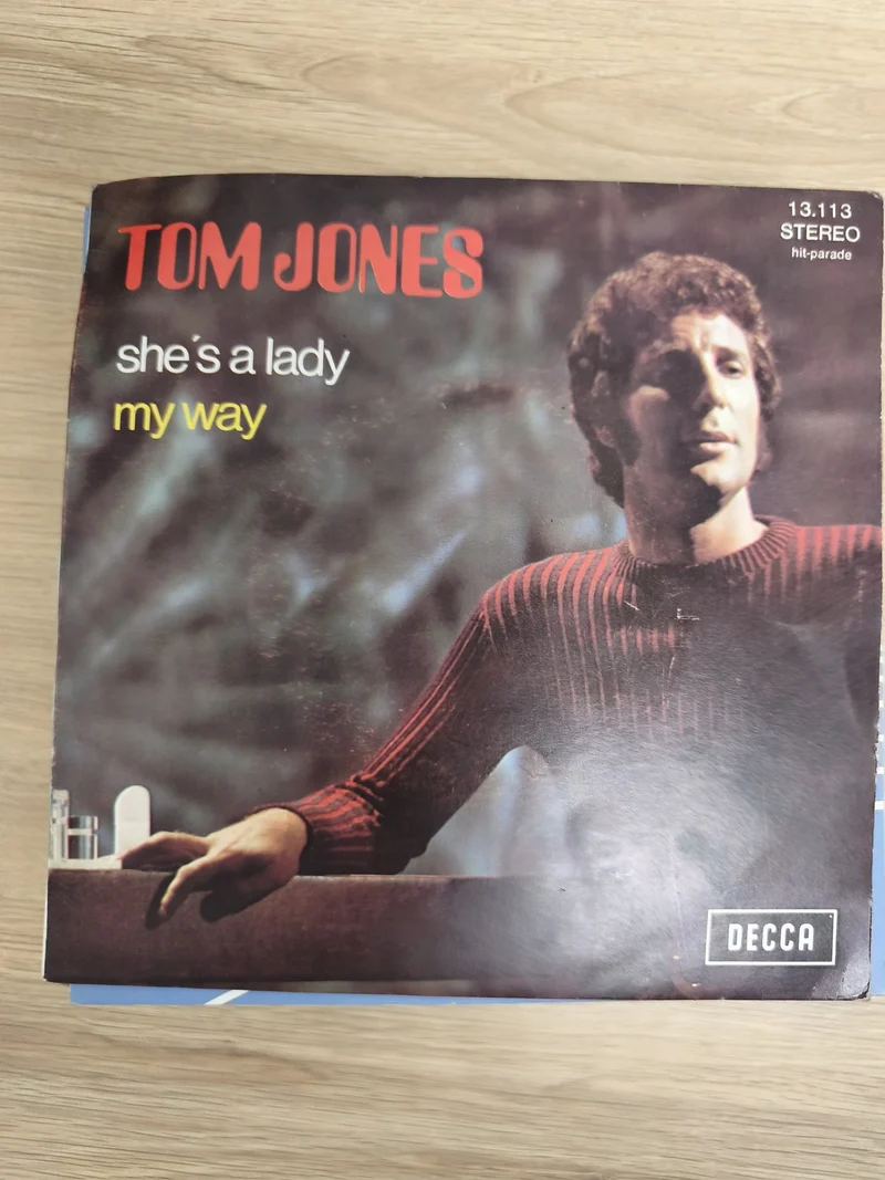 Vinyle 45T Tom Jones She's a Lady / My Way pochette illustrée DECCA Ref 1