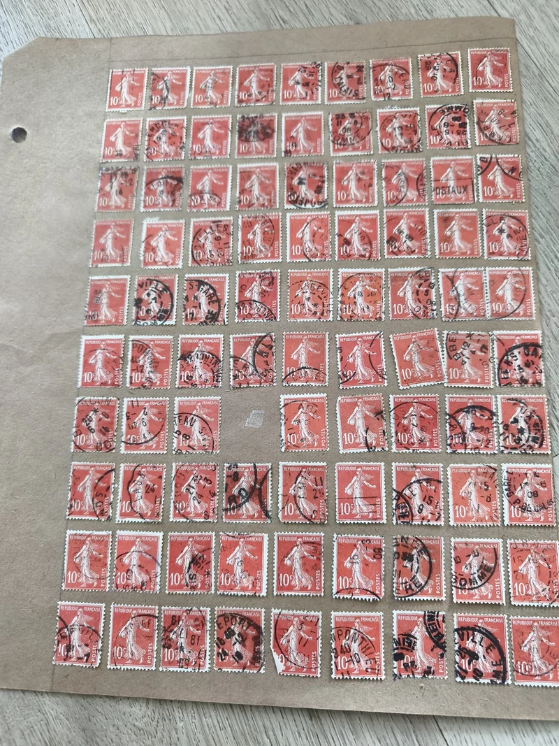 Gros lot timbres anciens Marianne 10c rouges oblitérés étude philatélie France
