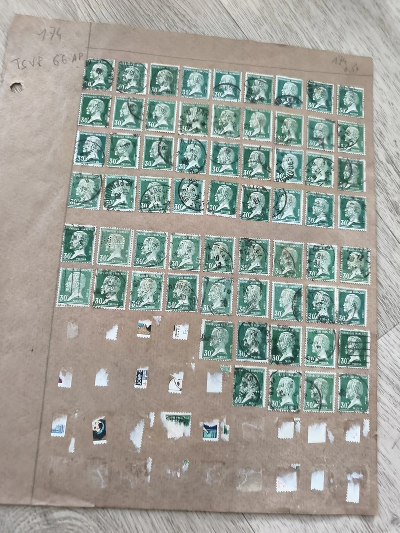 Gros lot timbres anciens Marianne 30c sur planche philatélie vert, étude France