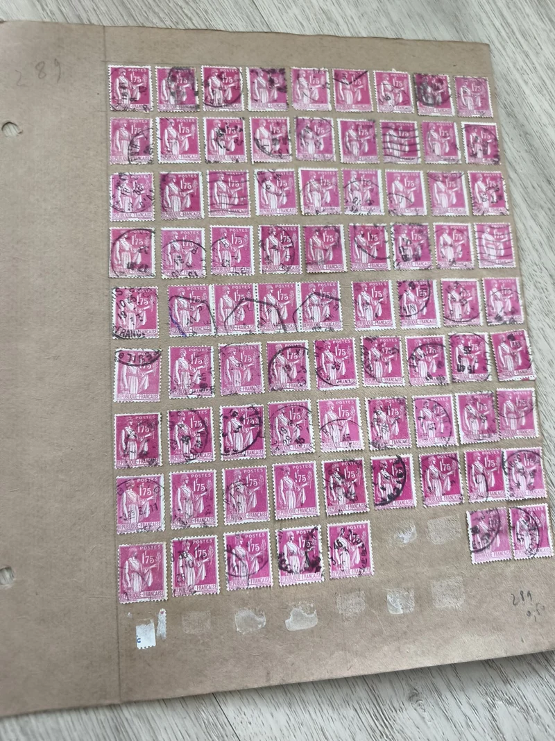 Gros lot ancien timbres Marianne 1,75F rose sur planche philatélie étude France