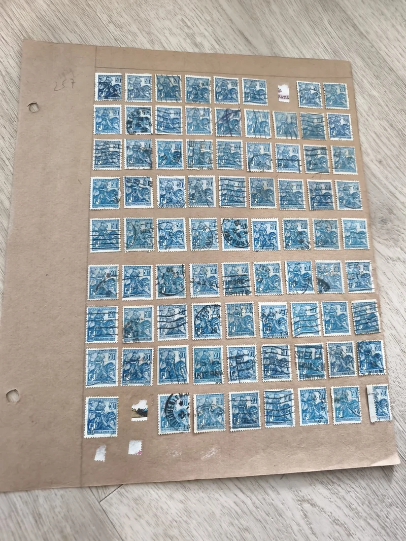 Gros lot ancien timbres Marianne 50c bleus sur planche philatélie étude