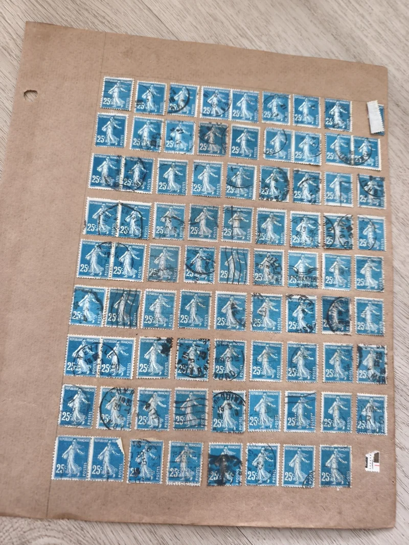 Gros lot timbres anciens Marianne 25c bleu sur planche philatélie d?étude