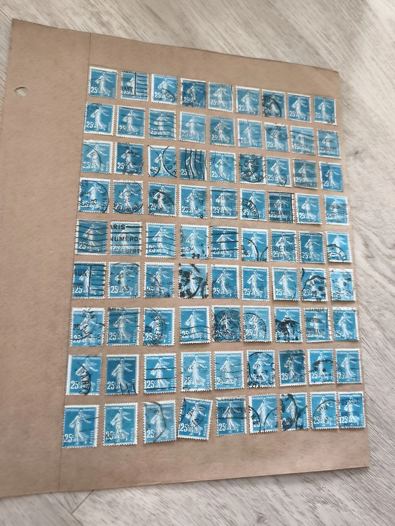 Gros lot timbres anciens Marianne 25c bleu sur planche philatélie étude