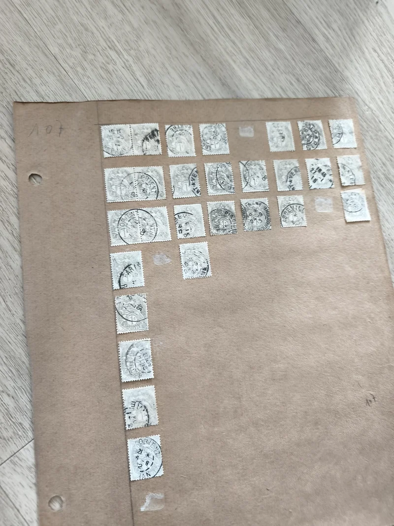 Gros lot timbres anciens Marianne sur planche d'étude philatélie, oblitérés