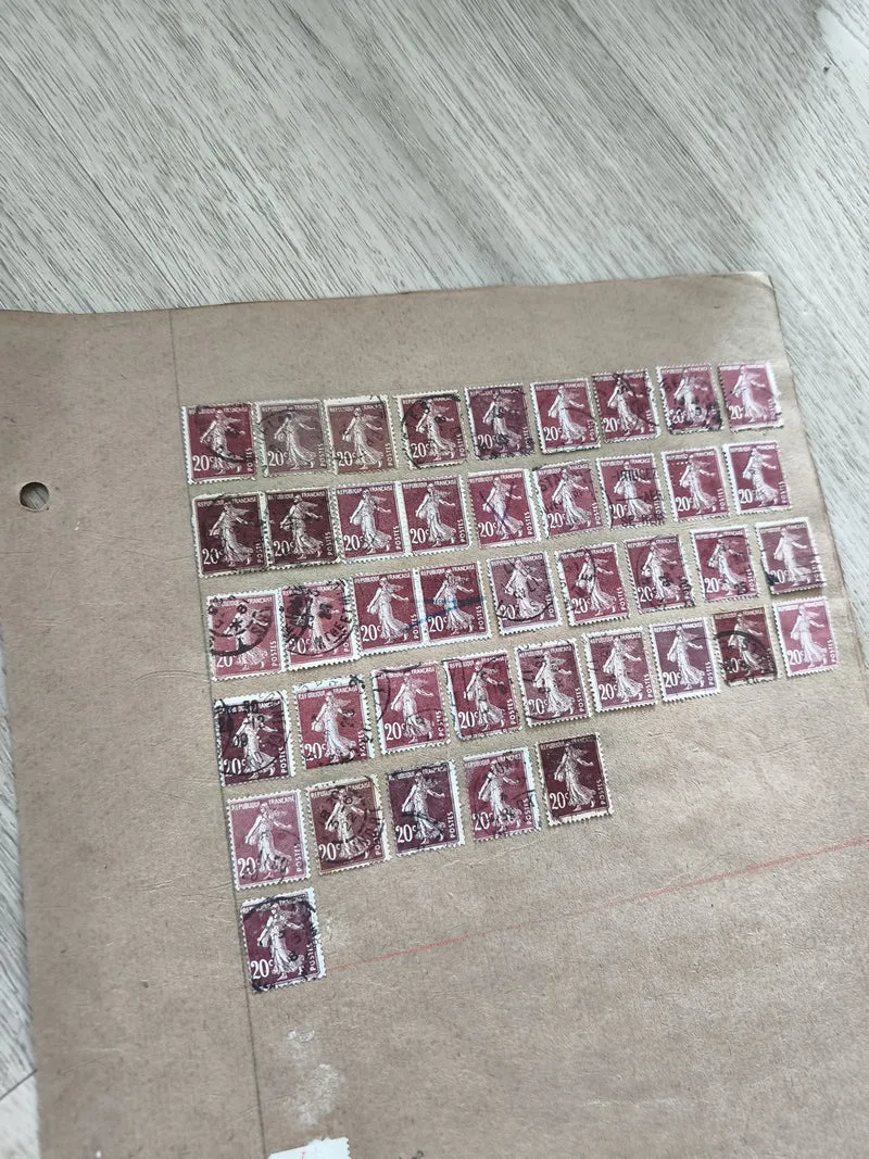 Gros lot timbres anciens Marianne 20c rouge sur planche philatélie étude