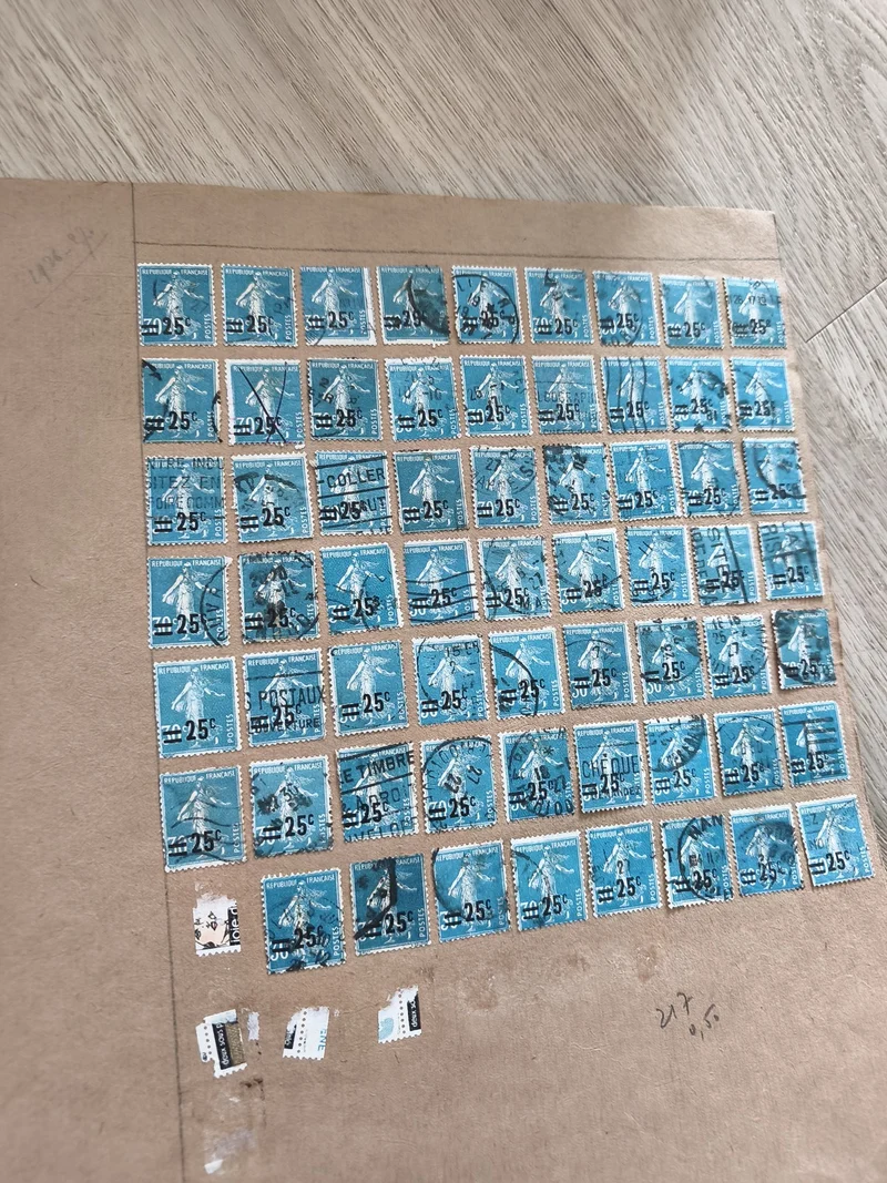 Gros lot timbres anciens Marianne 25c bleus oblitérés pour étude philatélie
