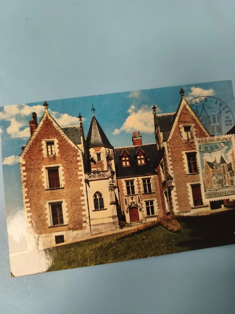 Carte postale philatélie Clos Lucé Amboise château façade timbre oblitéré